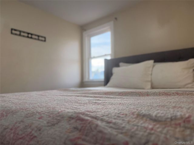 25 Crowell Street, Hempstead, NY 11550