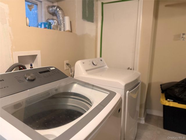 25 Crowell Street, Hempstead, NY 11550