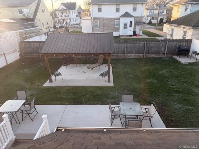 25 Crowell Street, Hempstead, NY 11550
