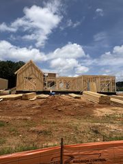 370 Young Ln, Pleasant View, TN 37146