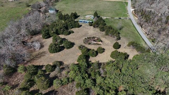 1334 Herschal Lyles, Westmoreland, TN 37186