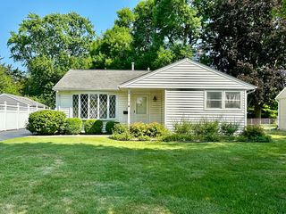 2310 Bluebird Lane, Rolling Meadows, IL 60008