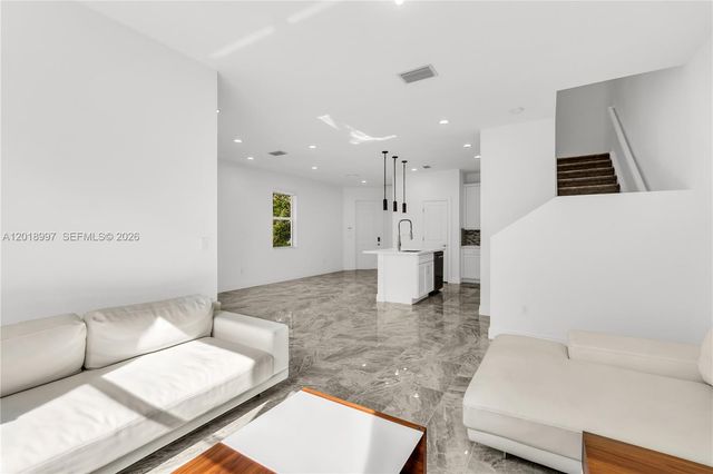 582 Parsons Way ., Deerfield Beach, FL 33442