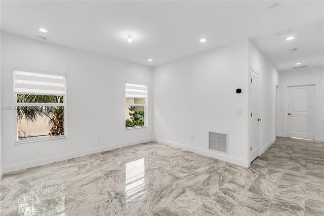 582 Parsons Way ., Deerfield Beach, FL 33442