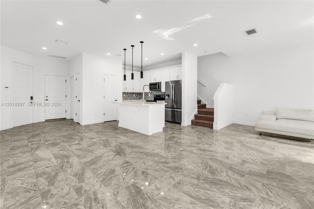 582 Parsons Way ., Deerfield Beach, FL 33442