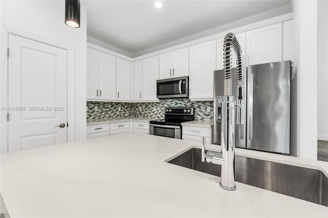 582 Parsons Way ., Deerfield Beach, FL 33442