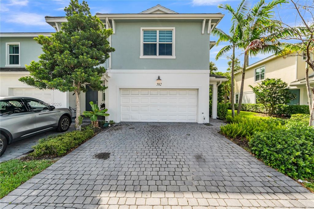 582 Parsons Way ., Deerfield Beach, FL 33442