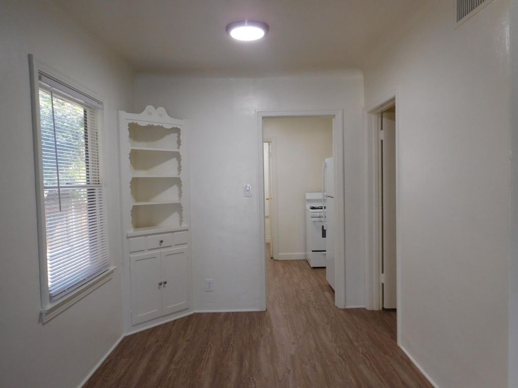 Image 3 of property listing at 1354 N Van Ness, Fresno, CA 93728