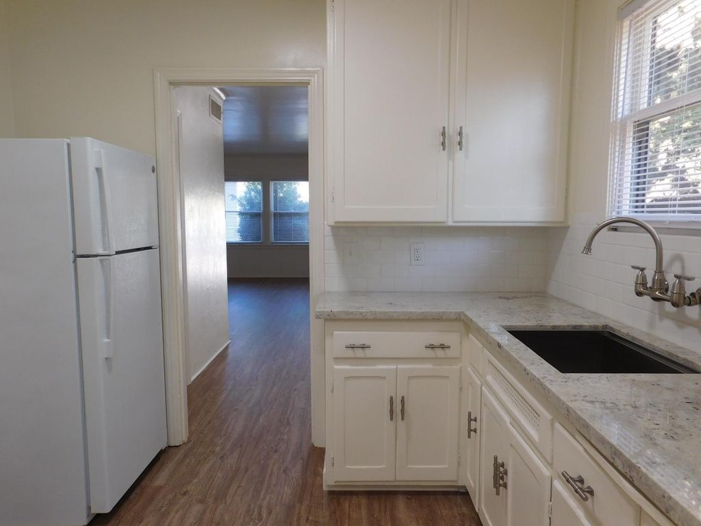 Image 5 of property listing at 1354 N Van Ness, Fresno, CA 93728