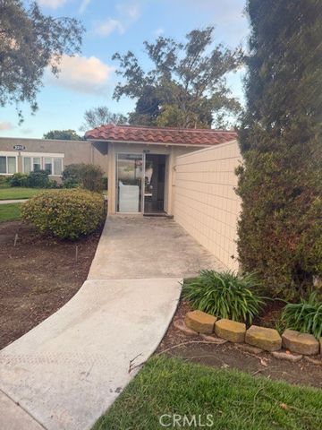 2210 Via Mariposa C, Laguna Woods, CA 92637