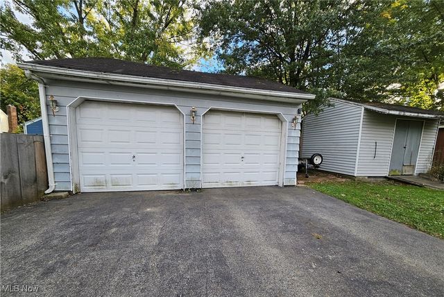 2153 Lyon Boulevard, Poland, OH 44514