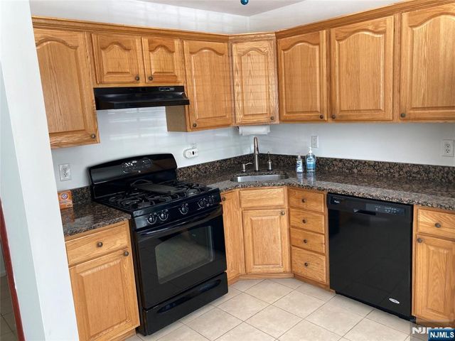 2388 Quill Court, Mahwah, NJ 07430