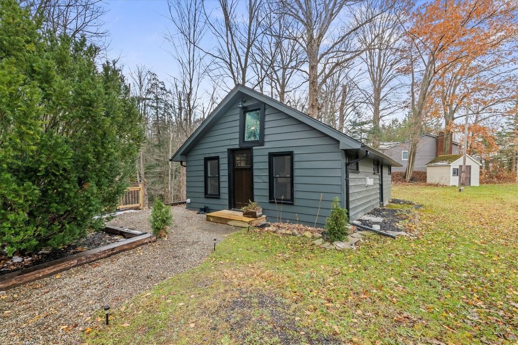 3111 MOREHOUSE Road, Erie, PA 16509