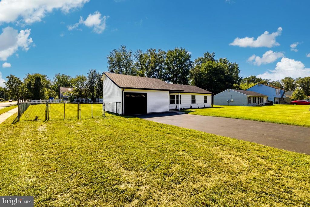 101 PRIMROSE LANE, CARNEYS POINT, NJ 08069 — photo 2