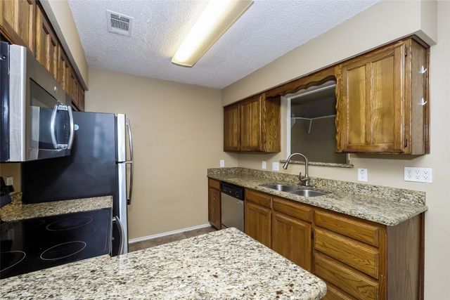 6336 N Park Drive, Watauga, TX 76148