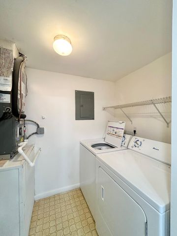418 Pine Glen Lane C-1, Greenacres, FL 33463