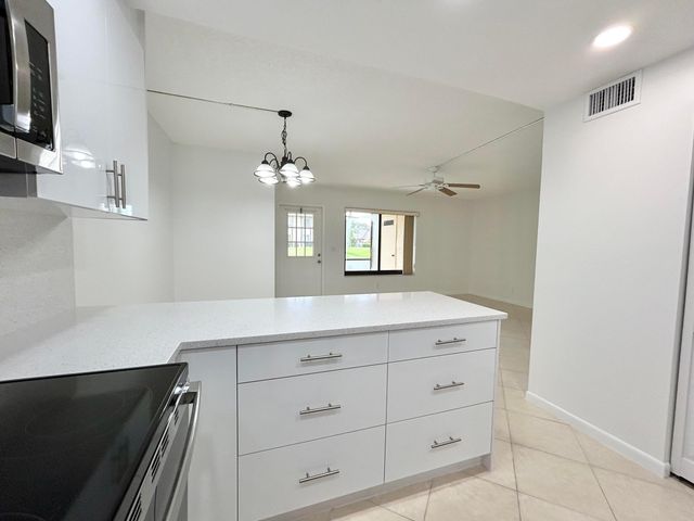 418 Pine Glen Lane C-1, Greenacres, FL 33463