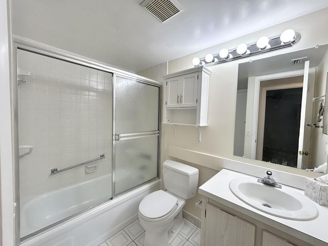 418 Pine Glen Lane C-1, Greenacres, FL 33463