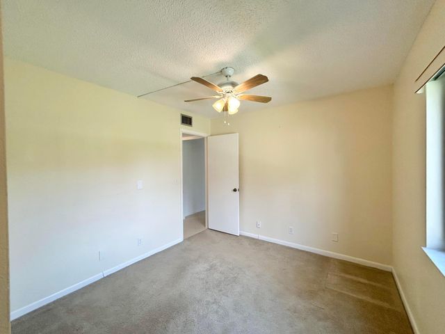 418 Pine Glen Lane C-1, Greenacres, FL 33463