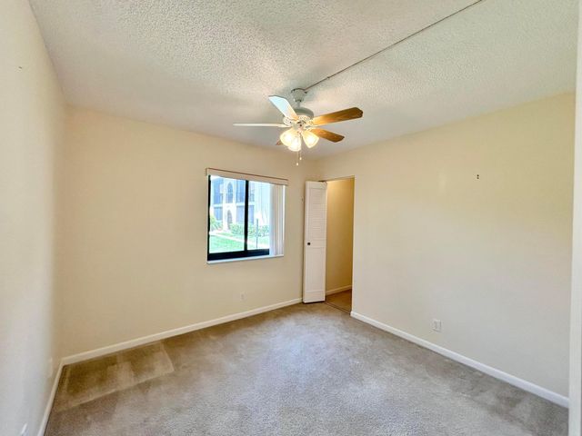 418 Pine Glen Lane C-1, Greenacres, FL 33463