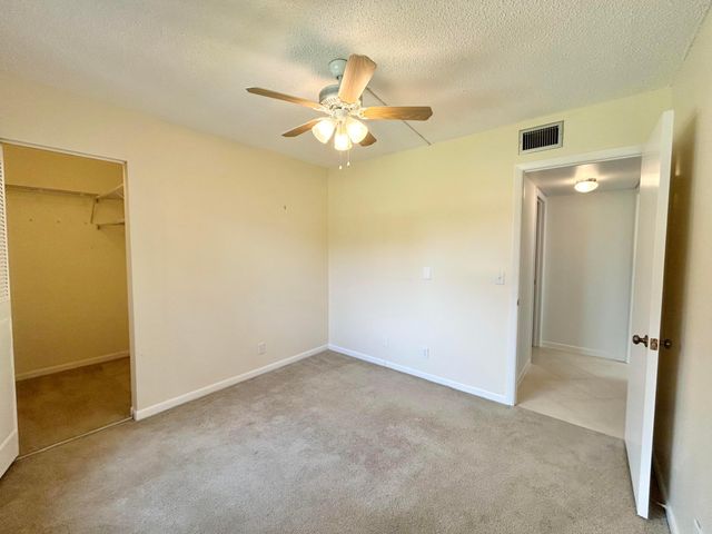418 Pine Glen Lane C-1, Greenacres, FL 33463