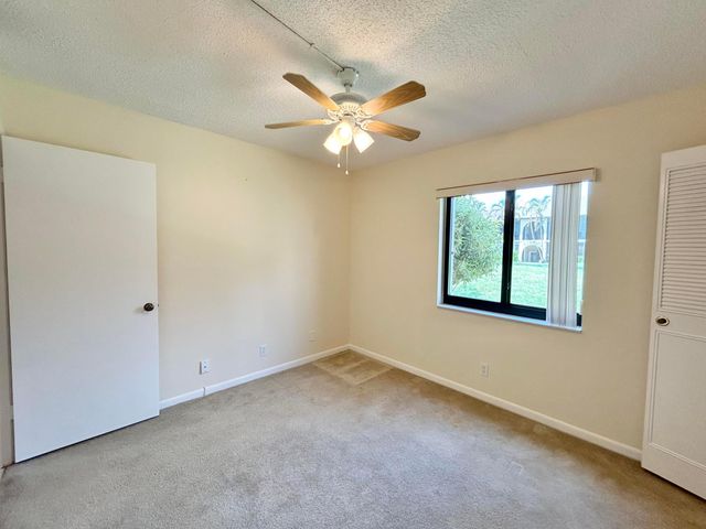 418 Pine Glen Lane C-1, Greenacres, FL 33463