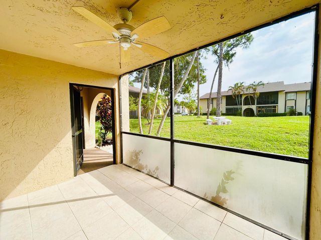 418 Pine Glen Lane C-1, Greenacres, FL 33463