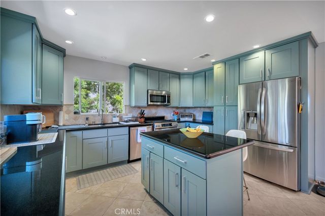 3540 Mountain View, Los Angeles, CA 90066