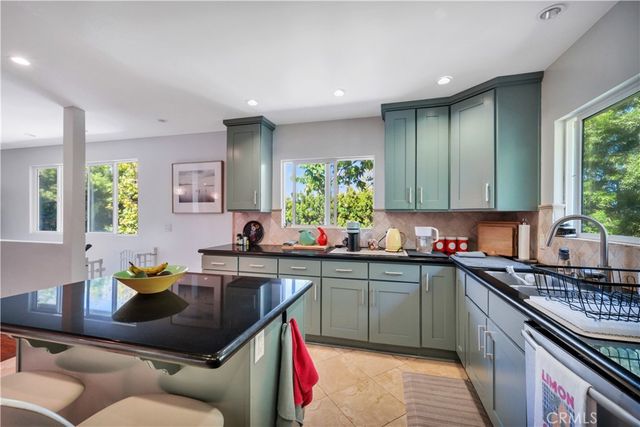 3540 Mountain View, Los Angeles, CA 90066
