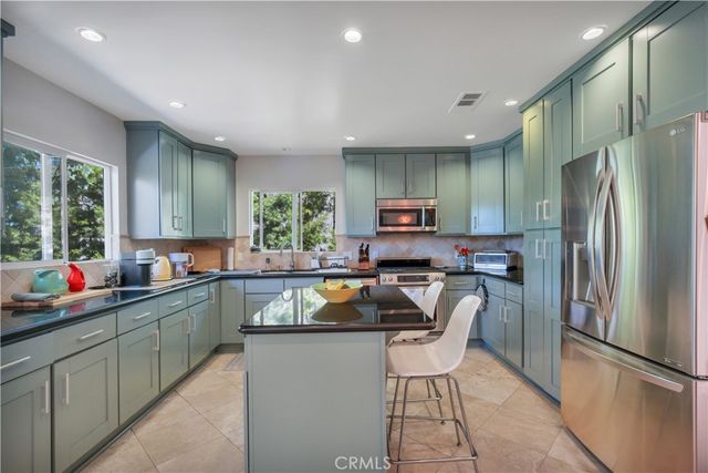 3540 Mountain View, Los Angeles, CA 90066