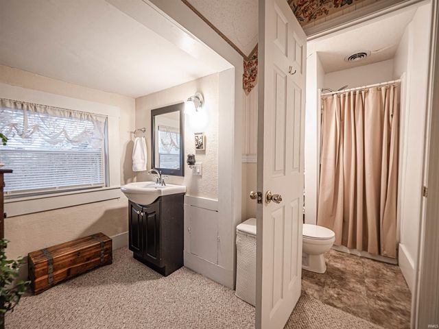 406 S Main Street, Owensville, IN 47665