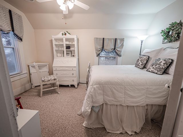 406 S Main Street, Owensville, IN 47665