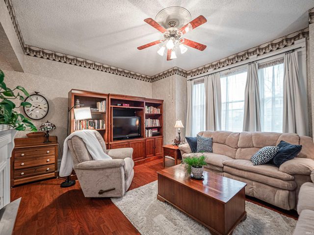 406 S Main Street, Owensville, IN 47665