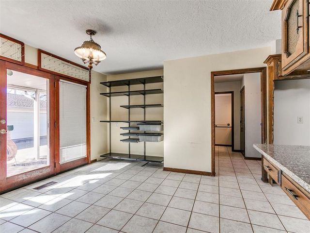 6304 Lansbrook Lane, Oklahoma City, OK 73132