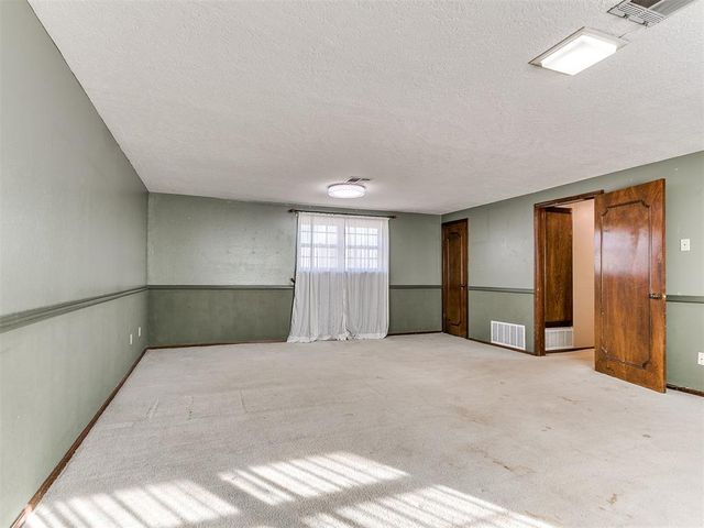 6304 Lansbrook Lane, Oklahoma City, OK 73132