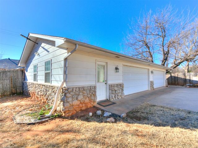 6304 Lansbrook Lane, Oklahoma City, OK 73132