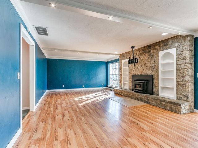 6304 Lansbrook Lane, Oklahoma City, OK 73132