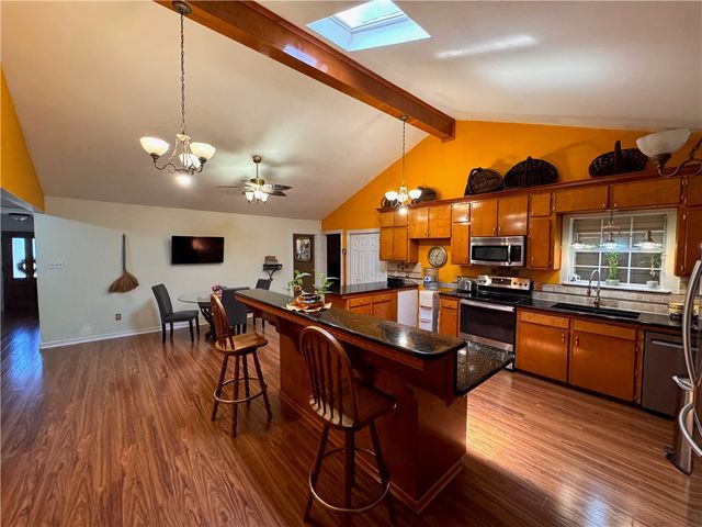 296 County Road 1601, Alice, TX 78332