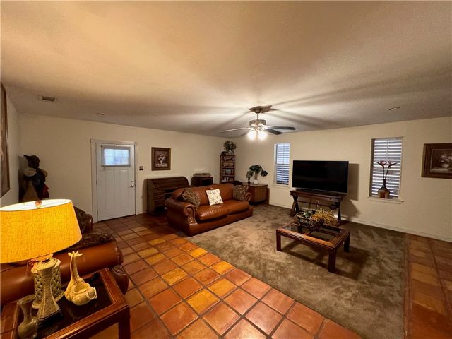 296 County Road 1601, Alice, TX 78332