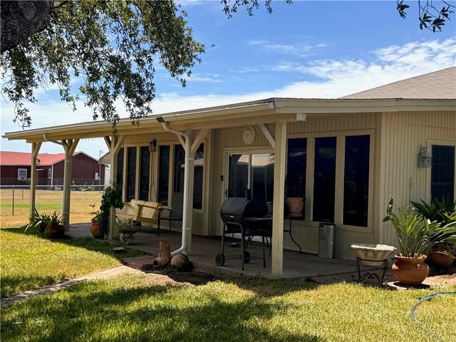 296 County Road 1601, Alice, TX 78332