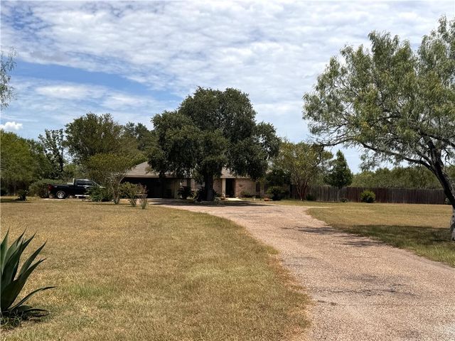 296 County Road 1601, Alice, TX 78332