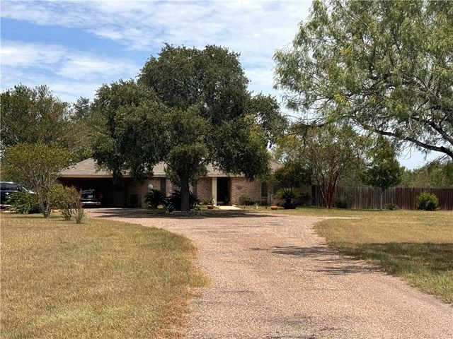 296 County Road 1601, Alice, TX 78332