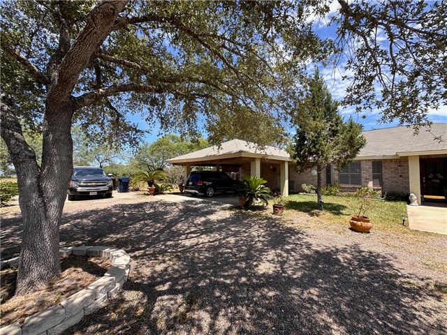 296 County Road 1601, Alice, TX 78332