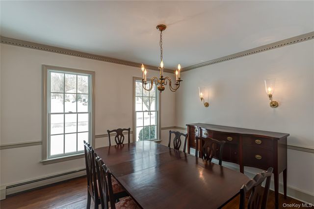 2 Sea View Lane, Mount Sinai, NY 11766