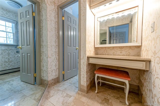 2 Sea View Lane, Mount Sinai, NY 11766