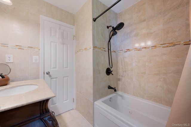 2 Sea View Lane, Mount Sinai, NY 11766