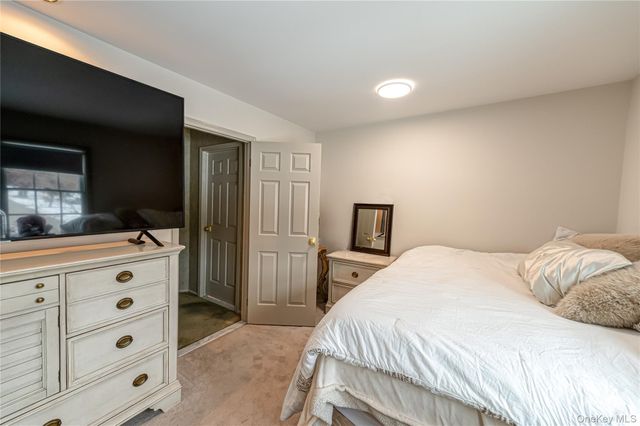 2 Sea View Lane, Mount Sinai, NY 11766