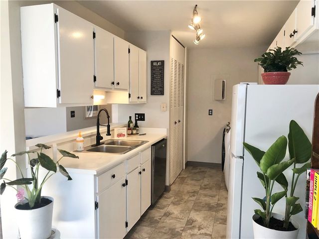 24 Arrowhead North, Perinton, NY 14450