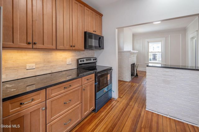 18 Fairlawn Avenue, Albany, NY 12203