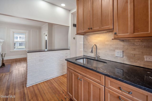 18 Fairlawn Avenue, Albany, NY 12203